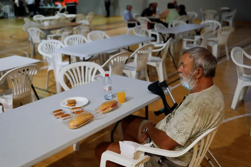 İspanya’da orman yangını: 2 bin 600  kişi yerinden edildi 13