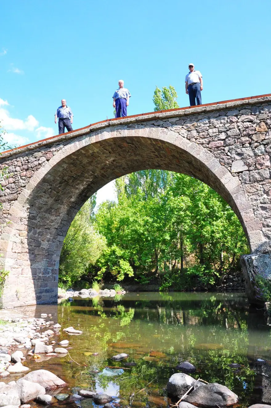 Define hayaliyle taş köprüyü tahrip ettiler 5