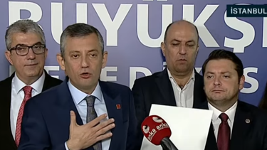 Özgür Özel: Pazartesi günü normal bir Türkiye’ye uyanmak istiyoruz