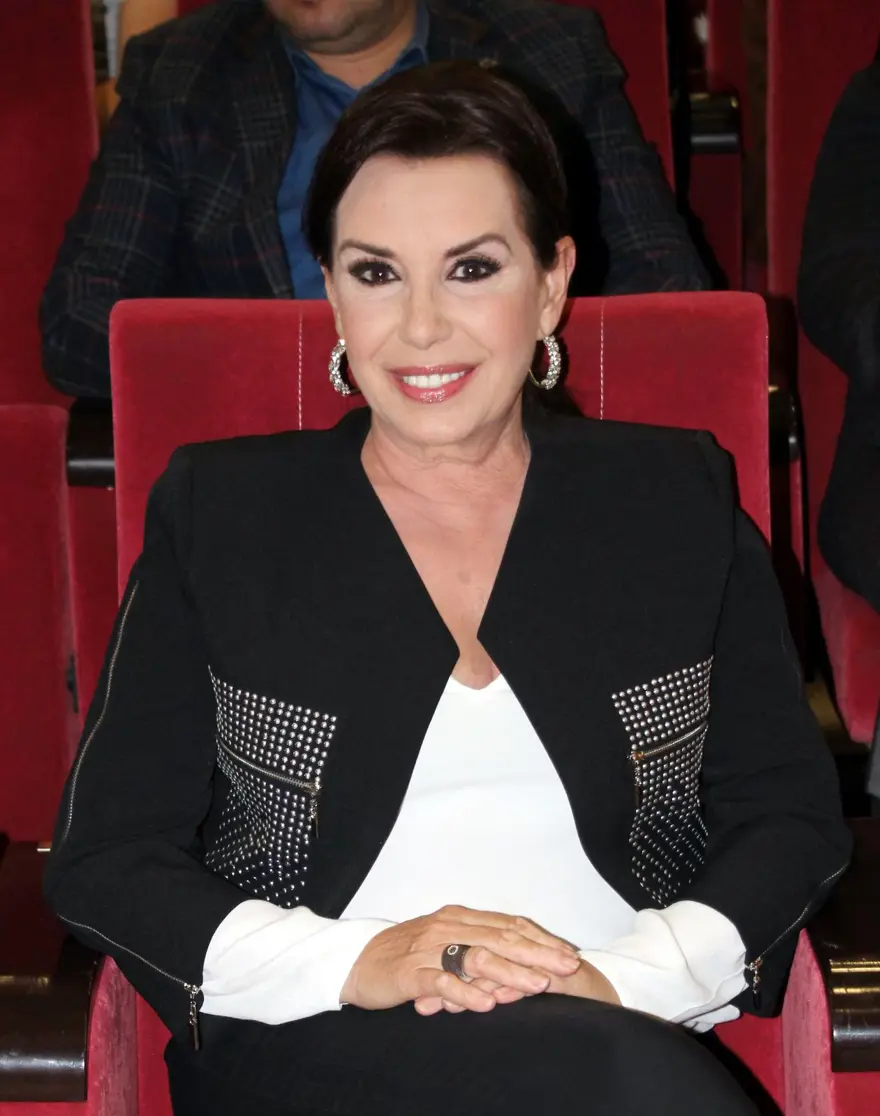 Perihan Savaş: Gençler cep telefonlarından kurtulmalı 