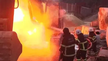 Hatay’da iş makinesi alev alev yandı