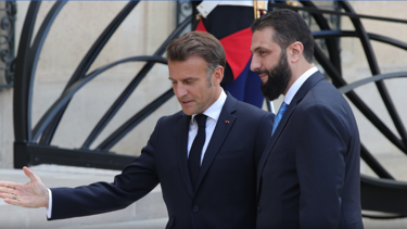 Şara'dan Avrupa'ya ilk ziyaret: Paris'te Macron'la bir araya geldi