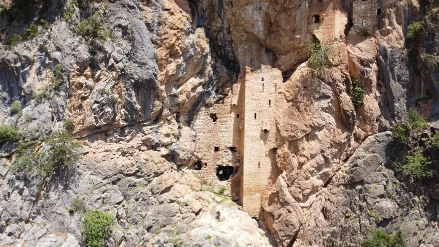 Torosların Sümelası olarak tabir edilen Sin Manastırı, keşfedilmeyi bekliyor 4