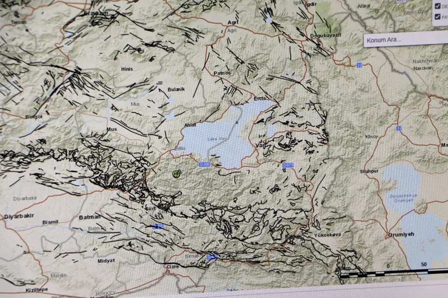 Bitlis'teki deprem kafaları karıştırdı: "Fay yok deprem var" 