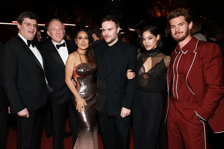 Gucci Global CEO'su Jean-François Palus, Kering CEO'su François-Henri Pinault, Salma Hayek, Gucci Kreatif Direktörü Sabato De Sarno, Sofia Boutella, ve Andrew Garfield 3 Gucci Global CEO'su Jean-François Palus, Kering CEO'su François-Henri Pinault, Salma Hayek, Gucci Kreatif Direktörü Sabato De Sarno, Sofia Boutella, ve Andrew Garfield 3
