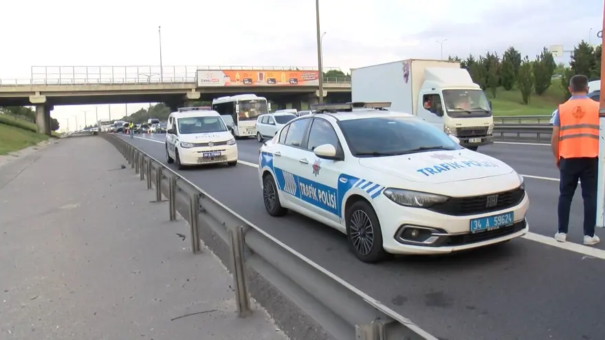 TEM otoyolunda kaza: Kamyonete arkadan çarpan motosiklet sürücüsü hayatını kaybetti 9