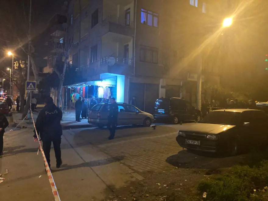 2 yıl önce boşandığı eşi tarafından sokak ortasında öldürüldü 2