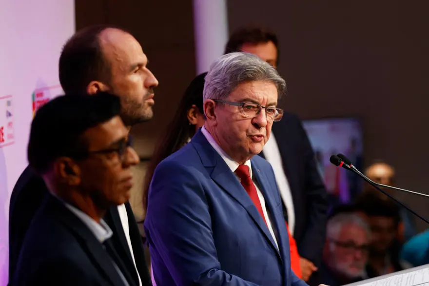 Fransa'da sandıktan aşırı sağ çıktı: "Macron'un kaybettiği bahis" 9