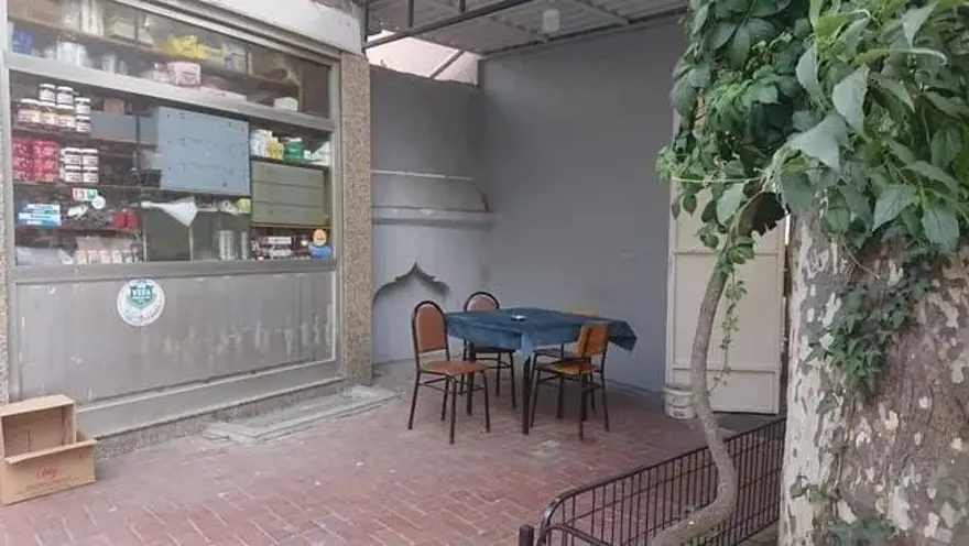 Fatih'te 466 yıllık çeşme kafenin içine alınıp siyaha boyandı: Görenler şaşkına döndü! 2