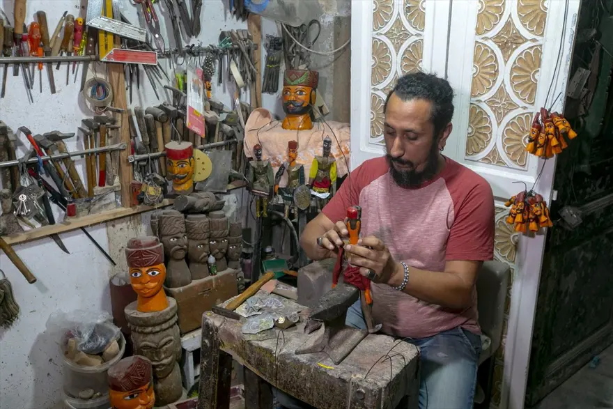 Osmanlı'daki ahşap kukla geleneğini yaşatıyorlar 3 Osmanlı'daki ahşap kukla geleneğini yaşatıyorlar 3