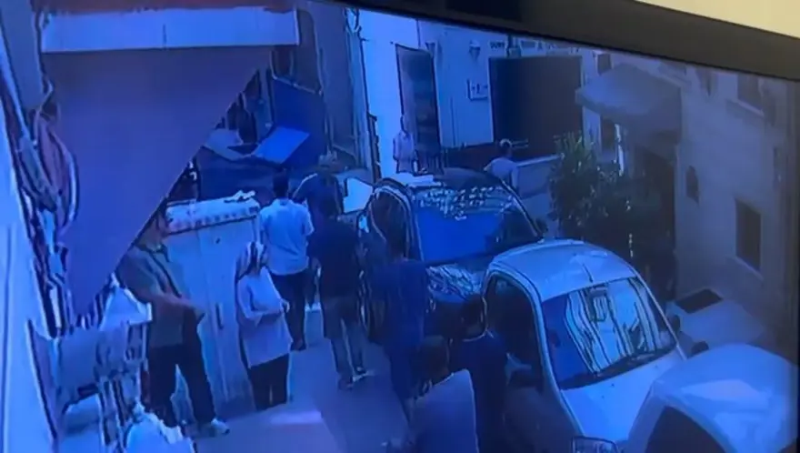 KAÇAN ŞÜPHELİYİ OTEL ÇALIŞANI YAKALADI 1 KAÇAN ŞÜPHELİYİ OTEL ÇALIŞANI YAKALADI 1