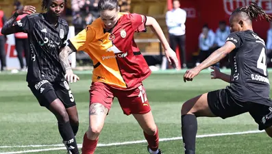 Derbide Galatasaray, Beşiktaş'ı 3-0'la geçti