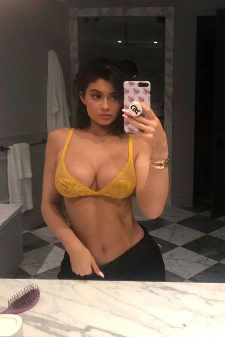 Sosyal medyanın en değerli ünlüsü Kylie Jenner (Her paylaşımı bir milyon dolar değerinde) 1 Sosyal medyanın en değerli ünlüsü Kylie Jenner (Her paylaşımı bir milyon dolar değerinde) 1
