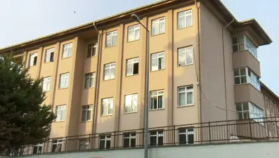 Büyükçekmece'de esrarengiz koku: İki okul boşaltıldı