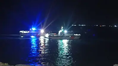 Mersin'de gece denize giren üç kişiden biri boğuldu, iki kişi aranıyor