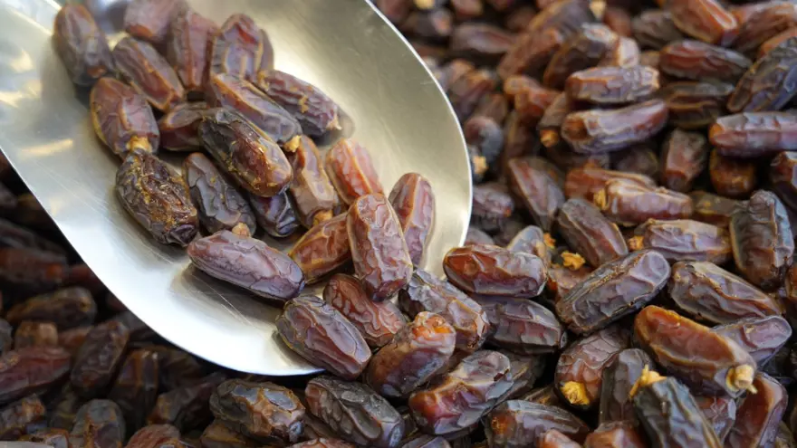 Ramazan öncesi tezgahta yerini aldı: Hurma fiyatları ne kadar oldu? 