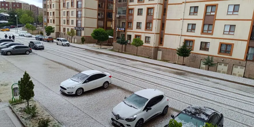 Şırnak’ta şiddetli yağış: Caddeler suyla doldu, ulaşımaksadı 4