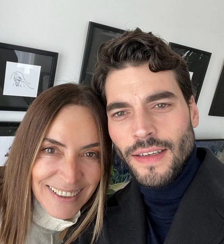 Anne acısıyla sarsılan Akın Akınözü: Sesini duyamadan geçirdiğim ilk doğum günü 
