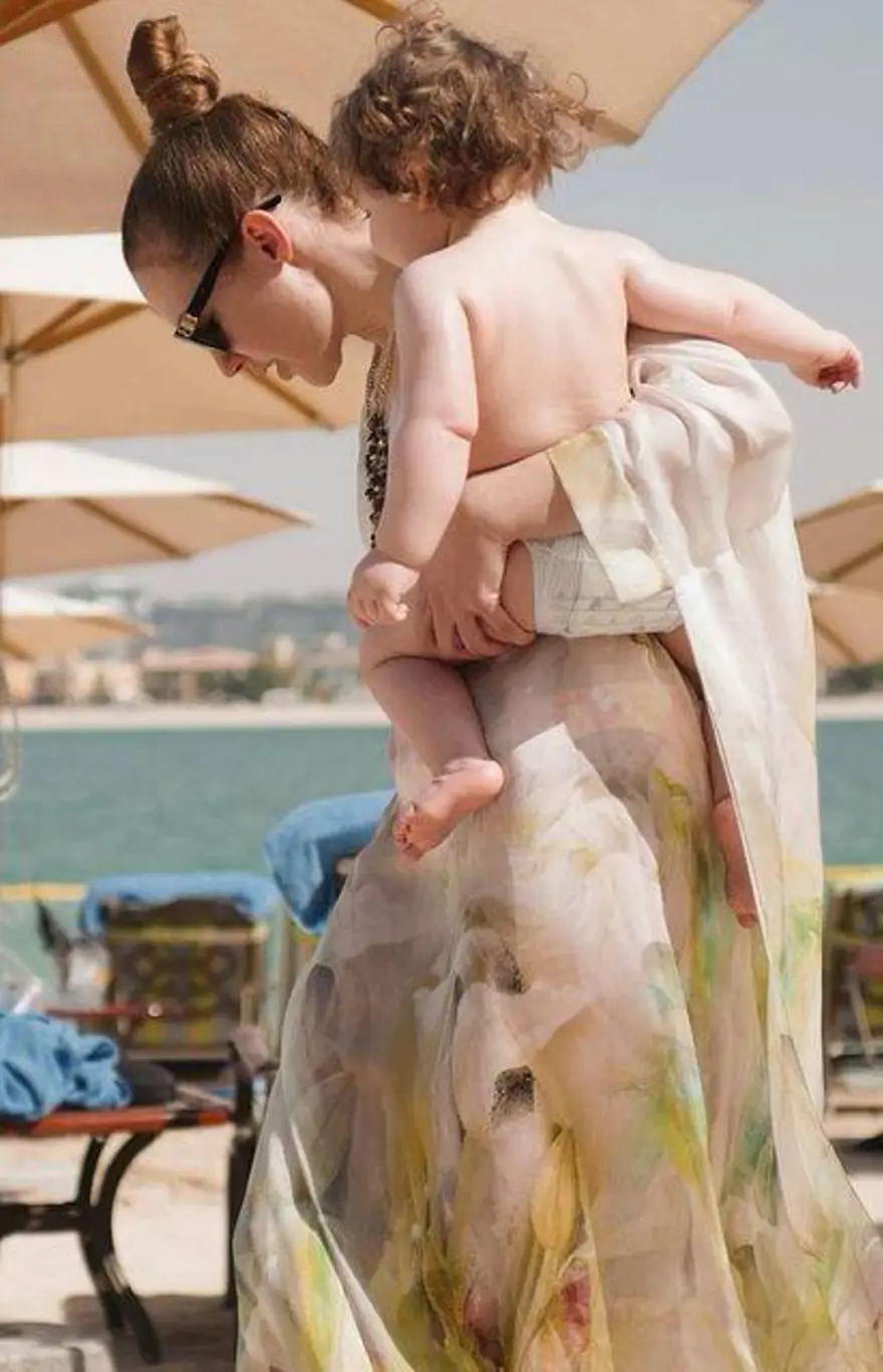 Meryem Uzerli kızlarıyla Dubai tatilinde 4