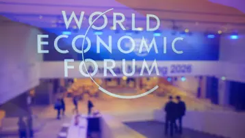 Davos'ta milyarderleri Trump biletiyle dolandırdılar