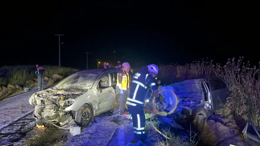 Tekirdağ'da feci kaza | Oğlunun kullandığı otomobili sollamaya çalıştı: 3 ölü, 5 yaralı 1