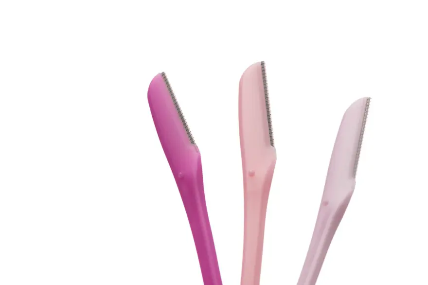 Yüz tüylerini usturayla almak sakıncalı mı? Marilyn Monroe ve Elizabeth Taylor'ın da favori yöntemiydi 2