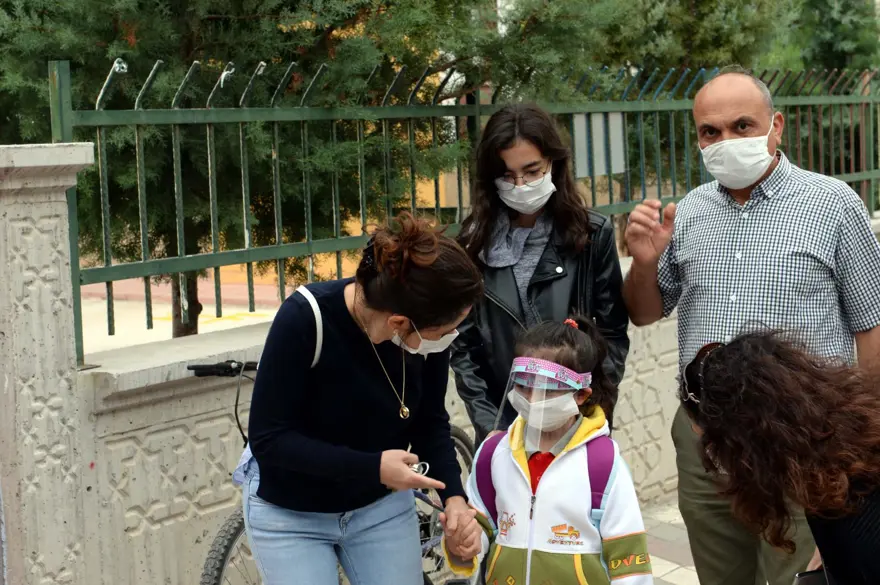 Yüz yüze eğitim anasınıfı ve ilkokul 1'inci sınıflarda başladı 19
