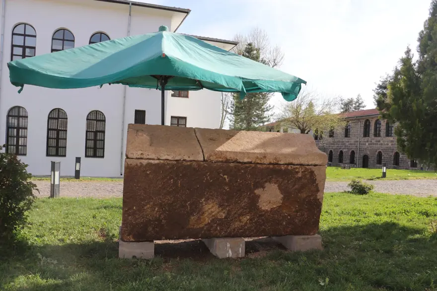 Diyarbakır’da ilk kez lahit bulundu 3