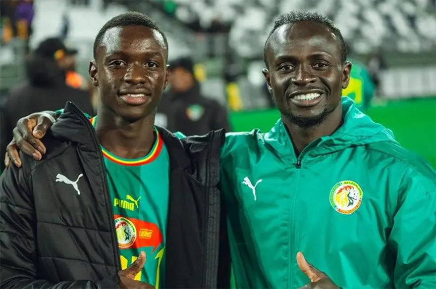 Fenerbahçe'nin yeni transferi Amara Diouf için dikkat çeken benzetme: "Onu Mourinho'ya verin | Ronaldo ve Mane gibi" 4 Fenerbahçe'nin yeni transferi Amara Diouf için dikkat çeken benzetme: "Onu Mourinho'ya verin | Ronaldo ve Mane gibi" 4