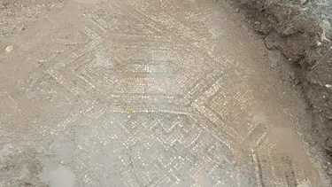 Mezar kazısında gün yüzüne çıktı: Tarihi nitelikte olabilir