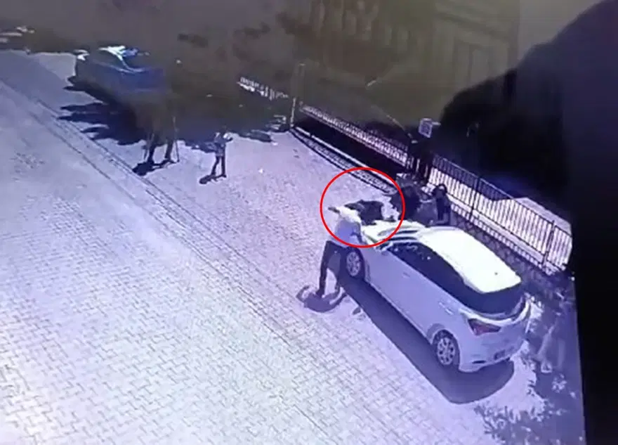 Mardin’de gelinden kayınvalidesine dayak | Terlikledövdü, arabayla ezmeye çalıştı: “Düğünden sonra normal biri olmadığını farkettik” 5 Mardin’de gelinden kayınvalidesine dayak | Terlikledövdü, arabayla ezmeye çalıştı: “Düğünden sonra normal biri olmadığını farkettik” 5