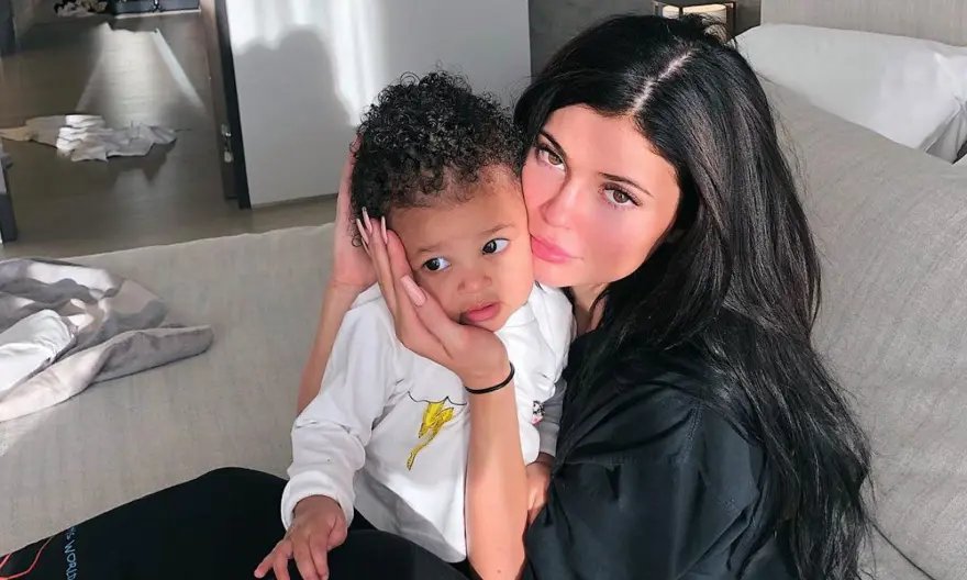 Kylie Jenner’dan sevgilisi Travis Scott’a billboard’lu doğum günü jesti 2