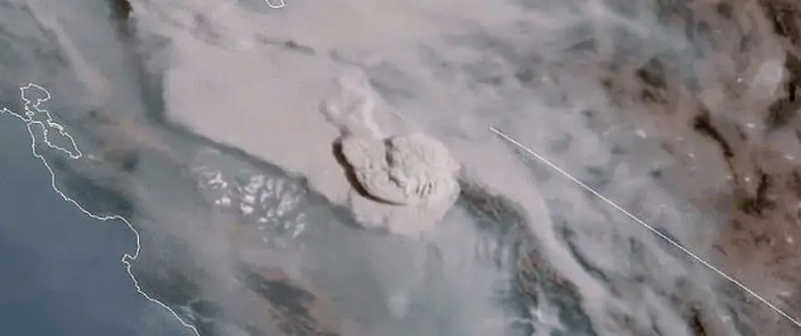 Trump'ın 'büyük felaket' ilan ettiği yangınların uydu görüntüleri yayınlandı Trump'ın 'büyük felaket' ilan ettiği yangınların uydu görüntüleri yayınlandı