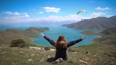 Van Gölü semalarında yamaç paraşütü