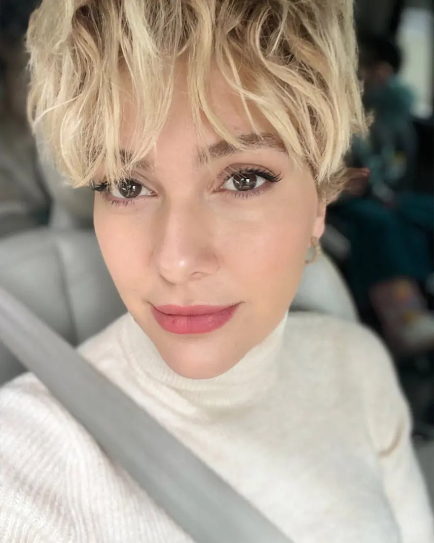 "HEP AYNI ÇAMAŞIRI GİYMEM GEREKİYOR" 2