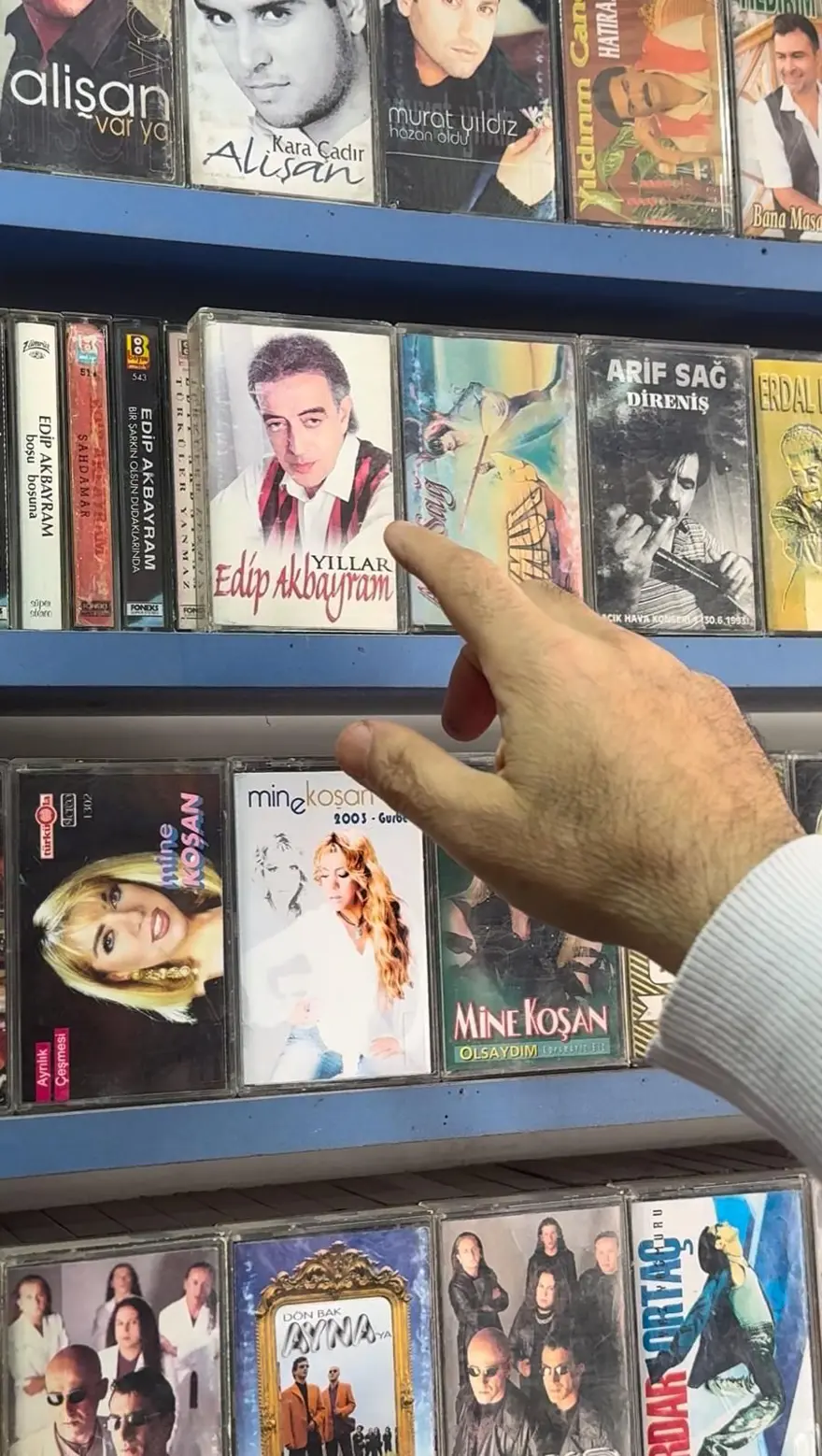 Diyarbakır'ın yarım asırlık kasetçisi! 20 metrekarelik dükkanında teknolojiye meydan okuyor 5