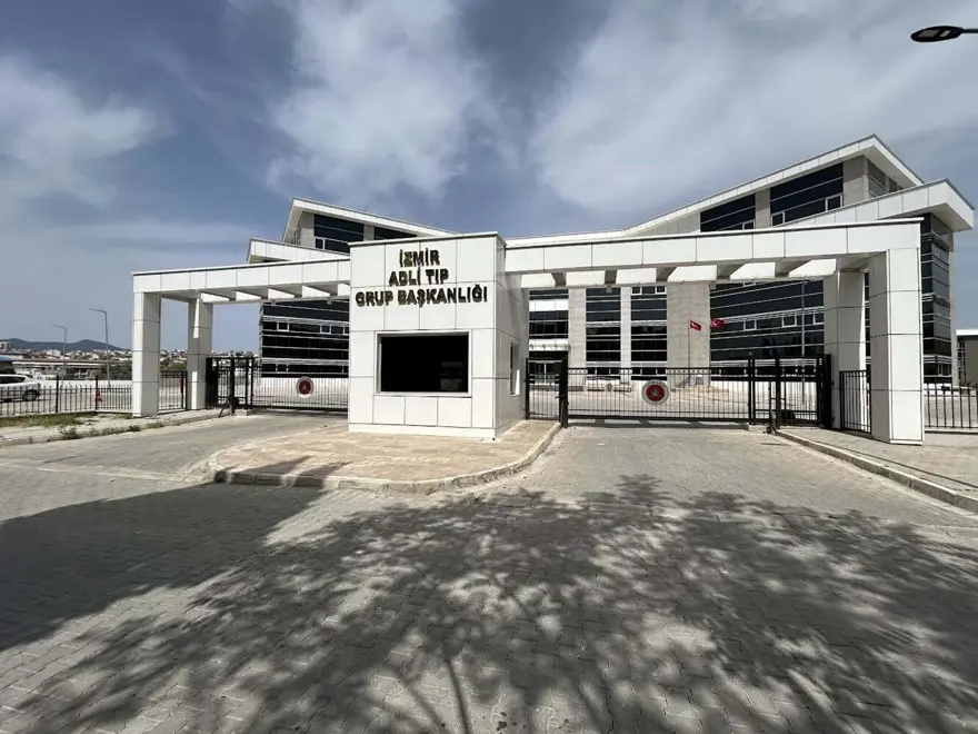 İki kardeşin ölüm sebebi ton balığı ve kek mi? | Oteldekison görüntüleri ortaya çıktı: Yürümekte zorlandığı an kamerada 6