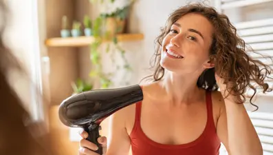 Islak saçla yatmak neden zararlı? İşte nedenleri