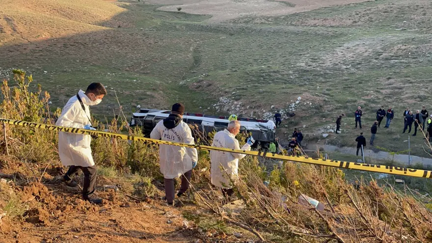 Niğde'de öğrencileri taşıyan otobüs devrildi: 3 kişi öldü, 41 kişi yaralandı 8