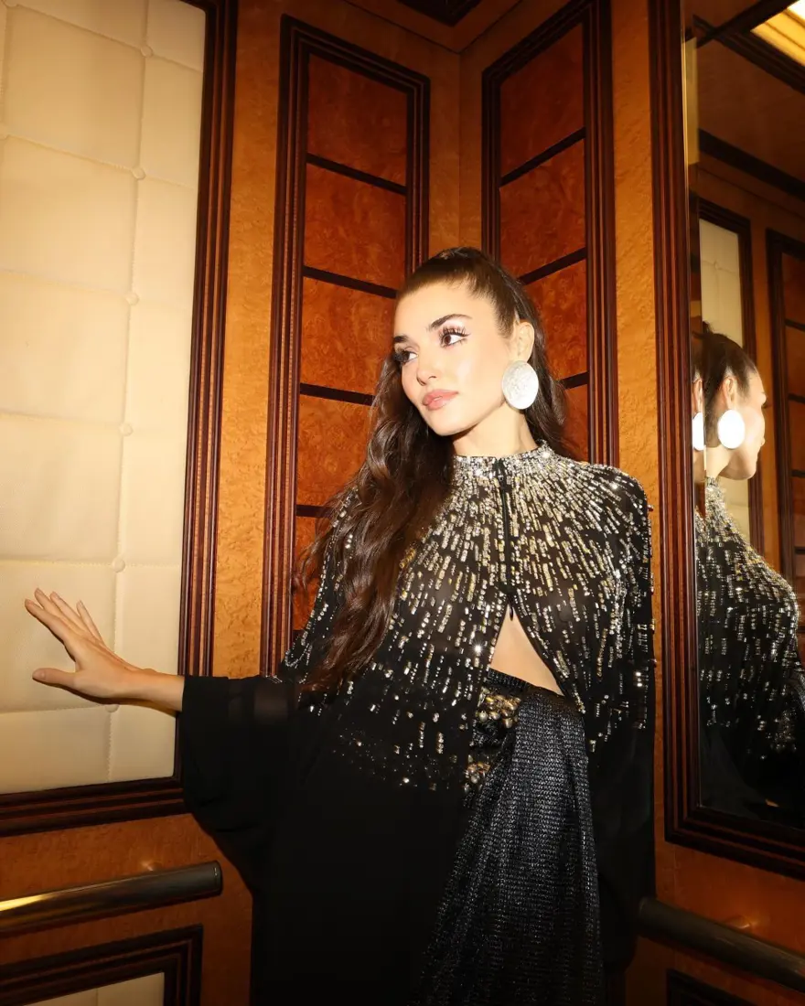 Kızıldeniz Film Festivali'ne Hollywood yıldızları akın etti: Meryem Uzerli ile Will Smith'in buluşması gündem oldu 3 Kızıldeniz Film Festivali'ne Hollywood yıldızları akın etti: Meryem Uzerli ile Will Smith'in buluşması gündem oldu 3