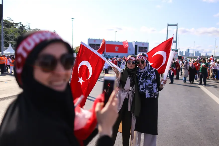 Köprüde Milli Birlik Yürüyüşü 14 Köprüde Milli Birlik Yürüyüşü 14