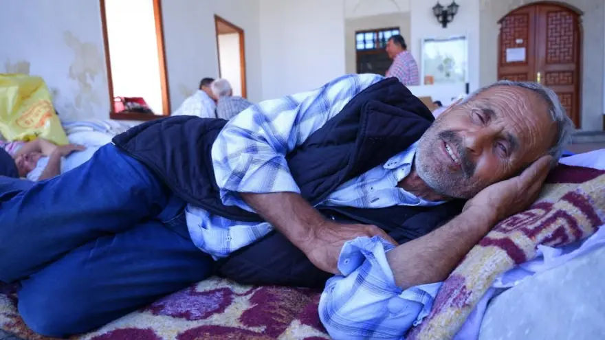 Edirne’yeKırkpınar akını: Otellerde yer bulamayanlar bahçelerde sabahladı 3