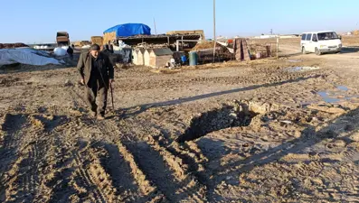 Konya’dayerleşim yeri yakınında obruk korkusu: Çatlaklar endişe yarattı