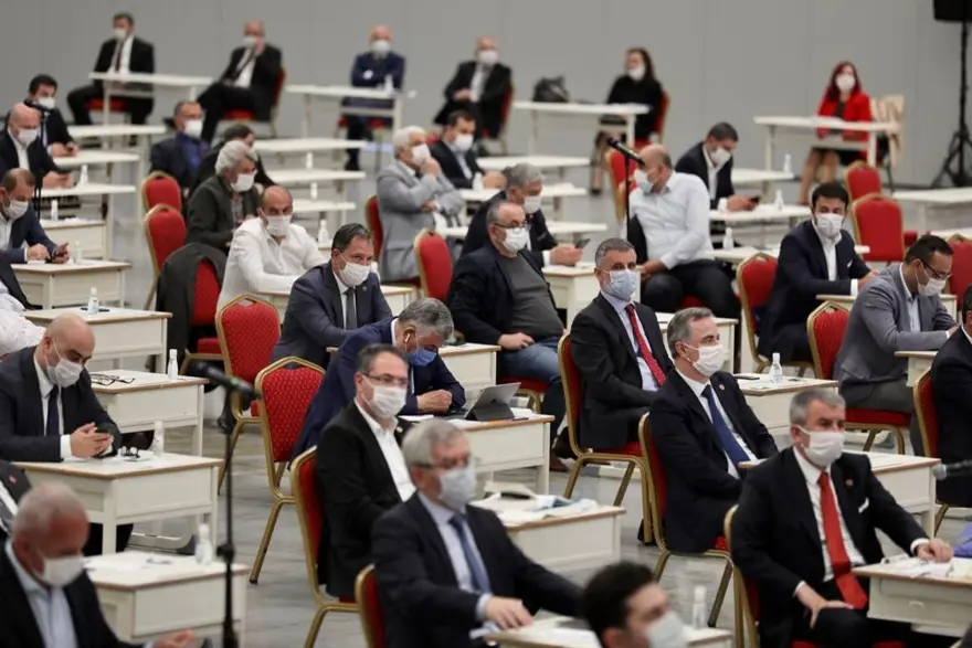 İBB Meclisi'nde maskeli olağanüstü toplantı 1 İBB Meclisi'nde maskeli olağanüstü toplantı 1