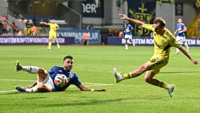 Fenerbahçe, 10 kişi kalan Kasımpaşa'ya takıldı