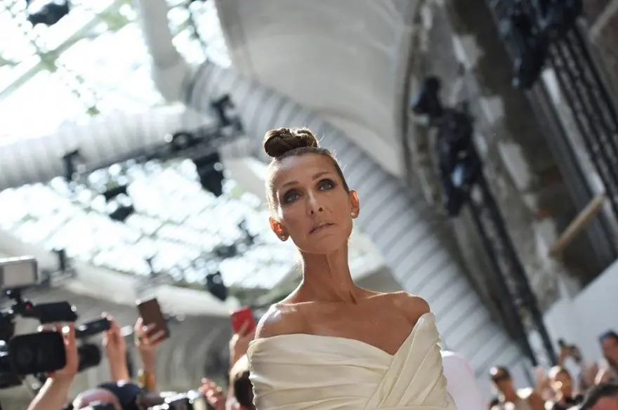 Nadir görülen bir hastalıkla mücadele eden Celine Dion 4 yıl sonra ilk kez görüntülendi 