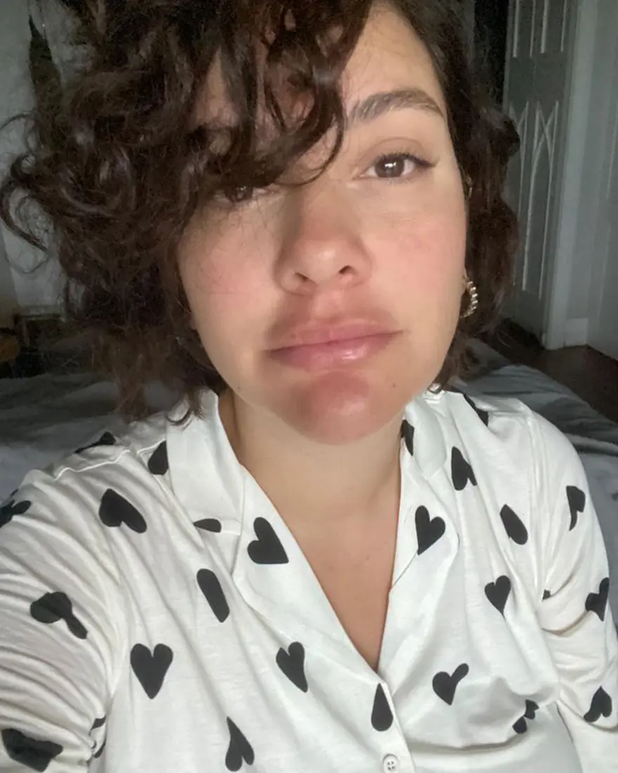 Makyajsız fotoğraflar paylaşan Bergüzar Korel: Instagram'ın büyülü dünyasına hoş geldiniz 4 Makyajsız fotoğraflar paylaşan Bergüzar Korel: Instagram'ın büyülü dünyasına hoş geldiniz 4