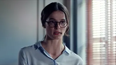 Büşra Develi'nin sokak stili