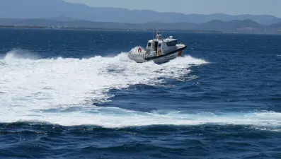 Edremit'te terk edilmiş teknenin sahibi aranıyor