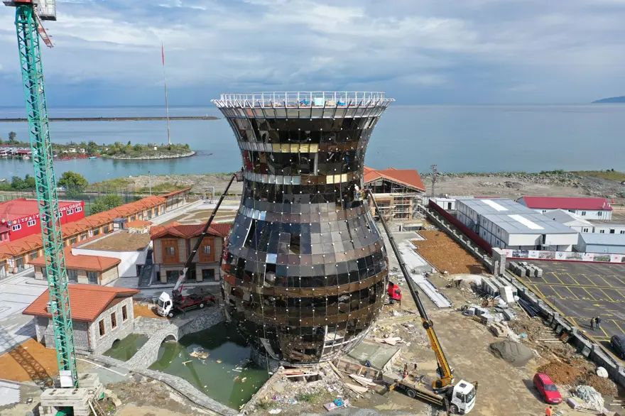 Rize'deki dünyanın en büyük çay bardağı Guinness’e aday 2